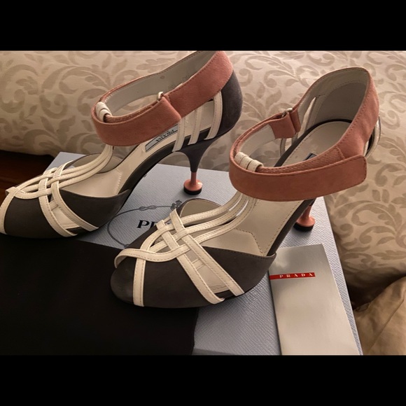 Prada Peep-toe leather heels shoes 3.75” heel - Picture 2 of 5